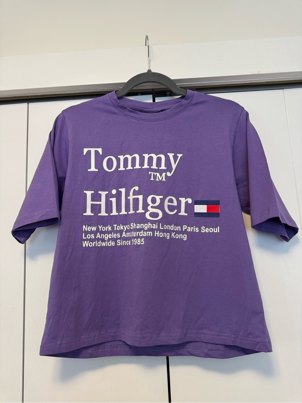 Tommy Hilfiger Purple Global Cities Logo Crop T-Shirt NWT Size M